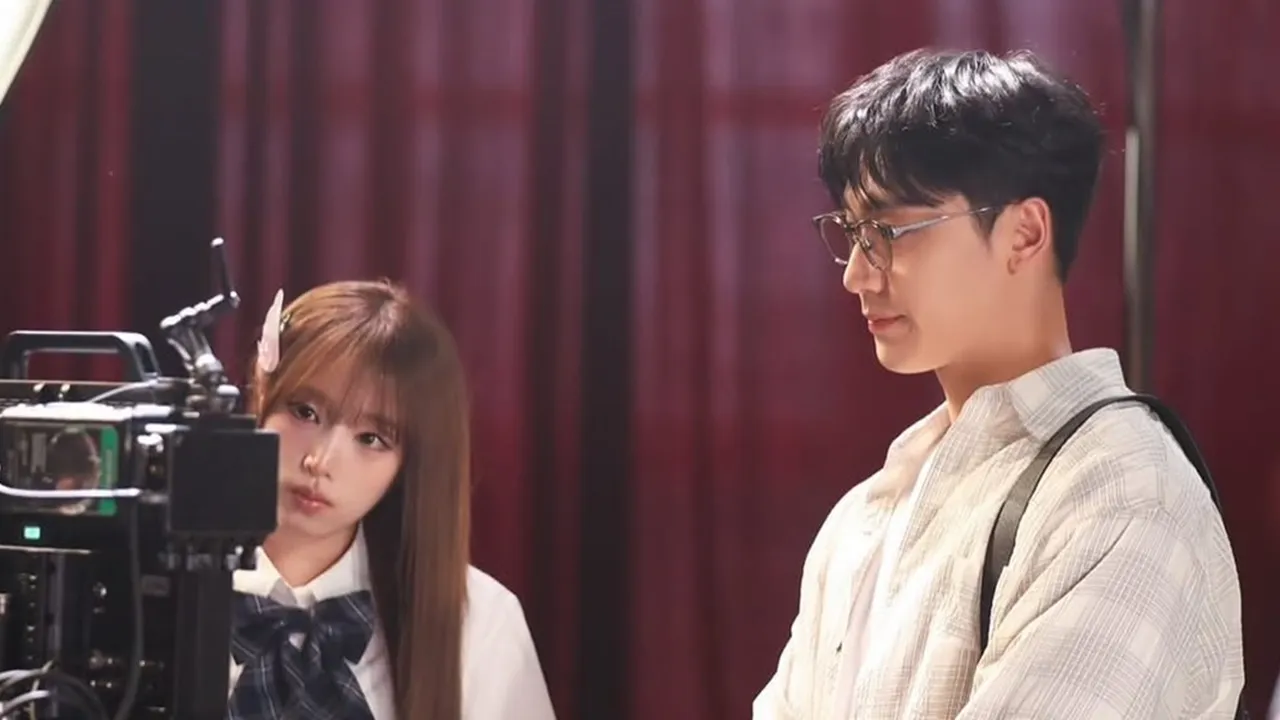 Lee Do Hyun Jadi Model di MV Yena 'Being A Good Girl Hurts', Ditawari Sejak Wamil Lee Do Hyun Jadi Model di MV Yena 'Being A Good Girl Hurts', Ditawari Sejak Wamil