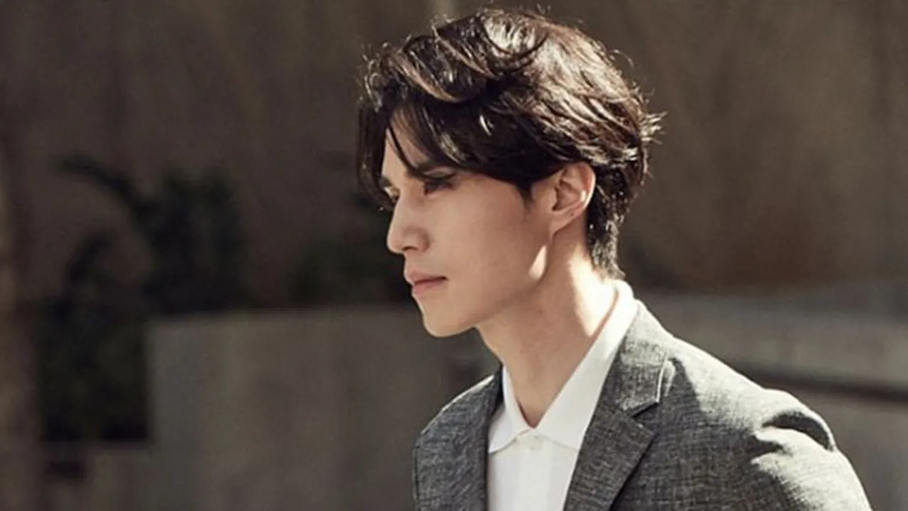 Lee Dong Wook Menang Penghargaan Orang Paling Fotogenik di 2018