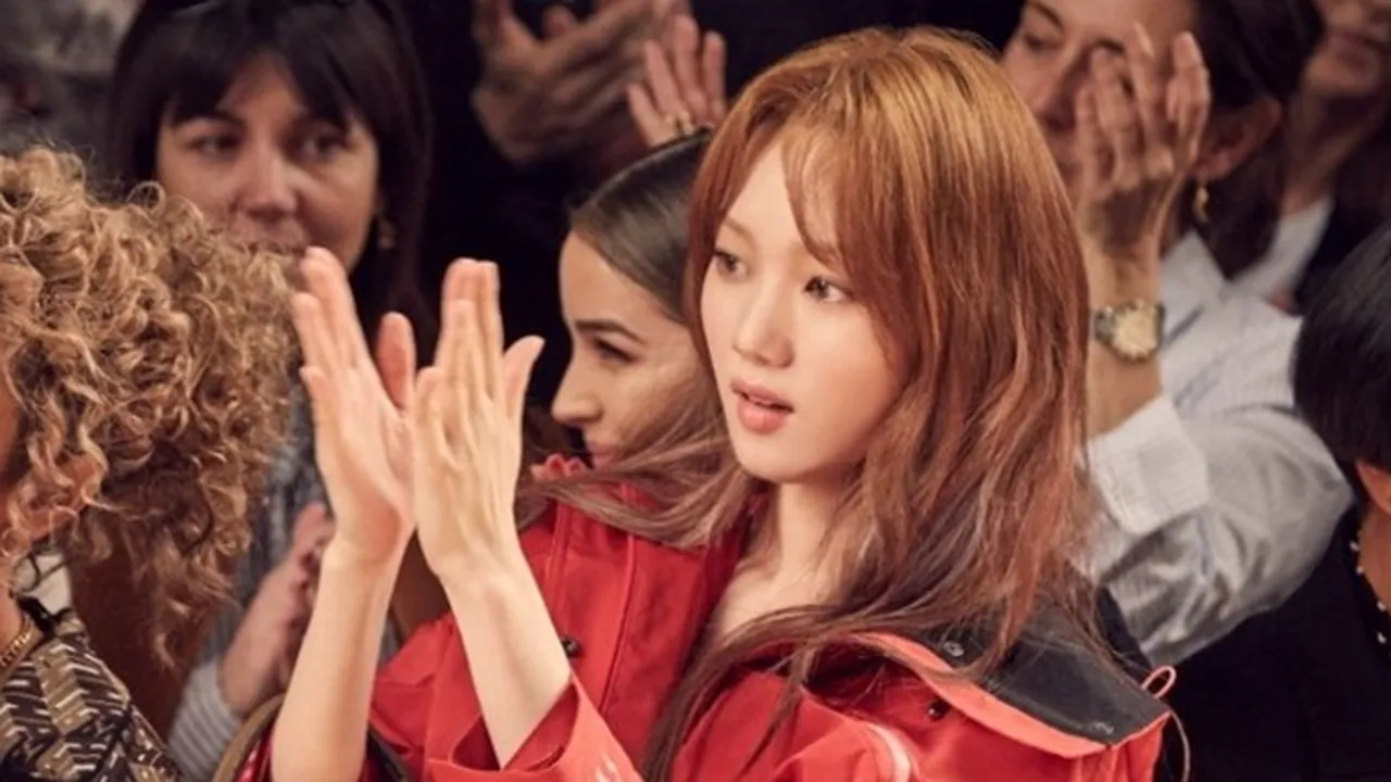 Lee Sung Kyung di Event FENDI Milan, So Beautiful in Red