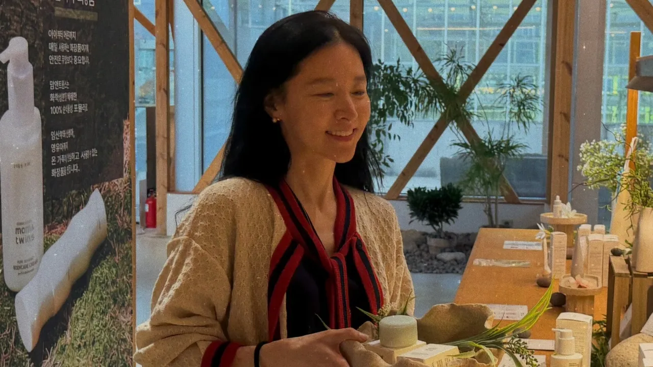 Lee Young Ae Pamer Visual Awet Muda di Usia 55 Tahun Lee Young Ae Pamer Visual Awet Muda di Usia 55 Tahun
