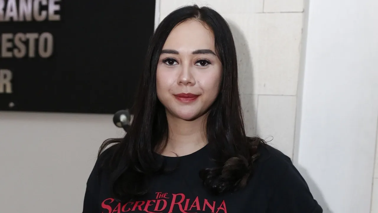 Lepas Dari Glenn Fredly, Aura Kasih Kepincut Bule Berusia Lebih Muda