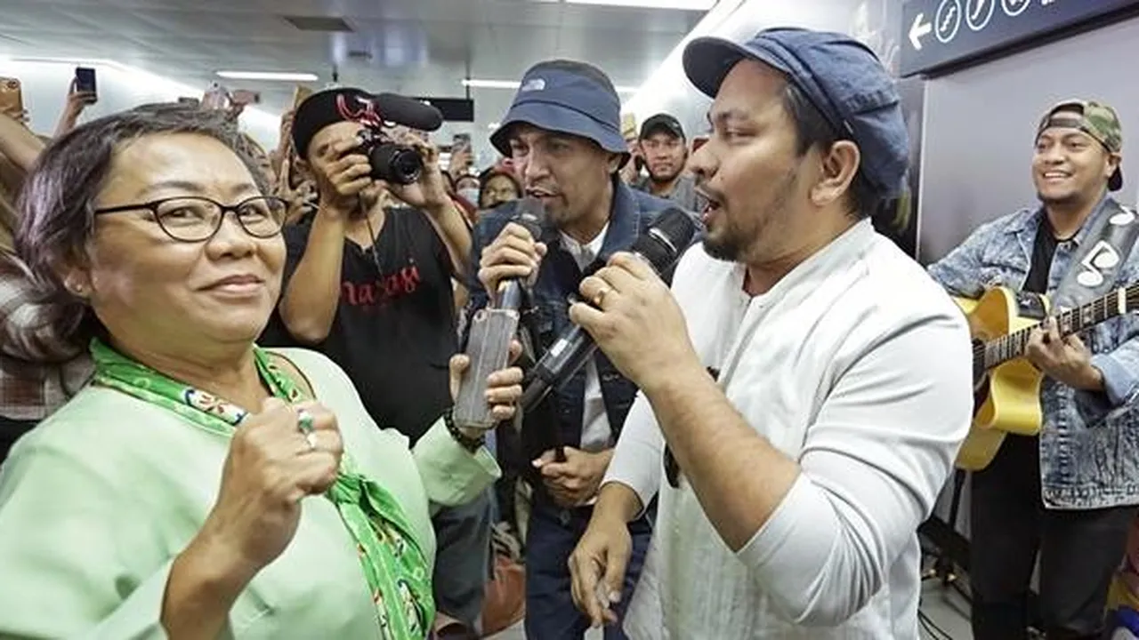 Lerai Emak-Emak yang Nyaris Berantem di Stasiun MRT, Glenn Fredly: Epic!