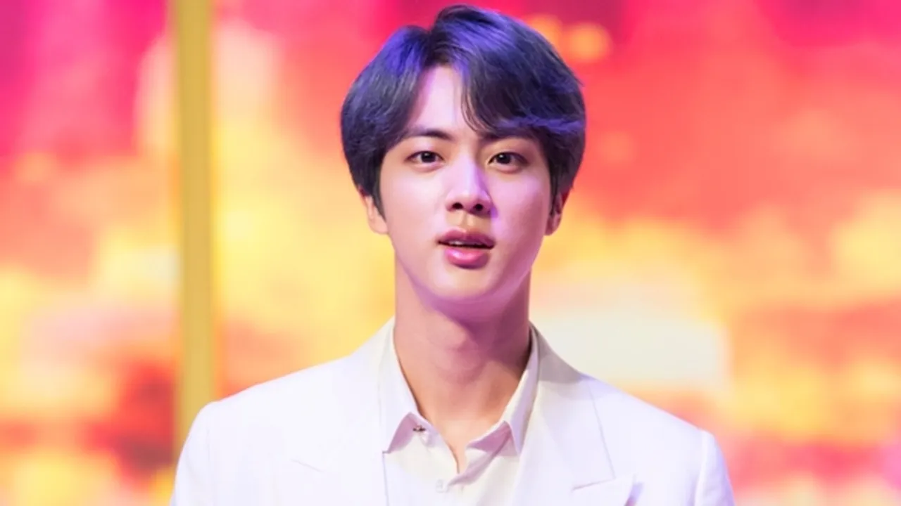 Lesung Pipi 'Tersembunyi' Jin BTS yang Mungkin Tak Kamu Sadari Sebelumnya