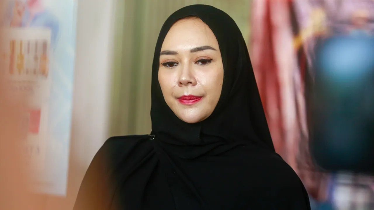 Lewat Ummi Pipik, Aura Kasih Minta Dijodohkan dengan Seorang Ustaz?