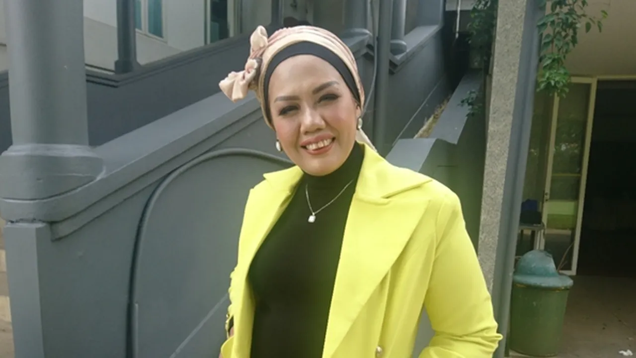 Libatkan Suami Tercinta, Elly Sugigi Kini Banting Setir Jadi Produser Musik