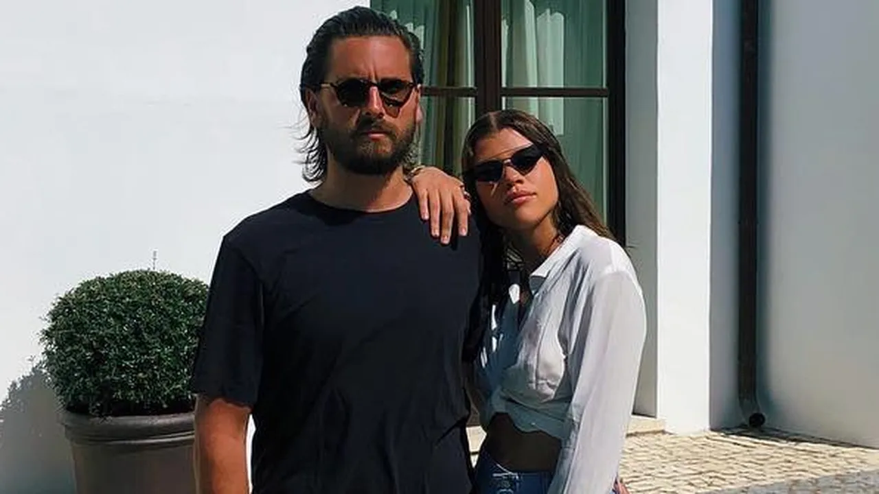 Liburan Bareng Anak-Anak Scott Disick, Sofia Richie Tunjukkan Sisi Keibuan