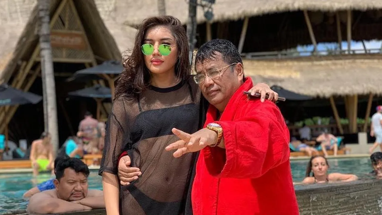 Liburan Bareng, Hotman Paris Mengaku Naksir Millendaru