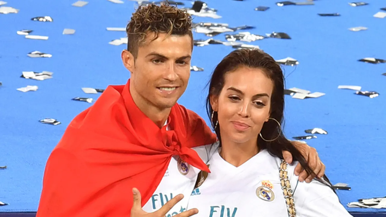 Liburan Eksotis, Cristiano Ronaldo & Georgina Rodriguez Tertangkap Mesra
