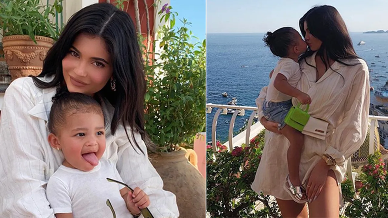 Liburan ke Italia, Kylie Jenner Kembaran Baju Sama Stormi Webster