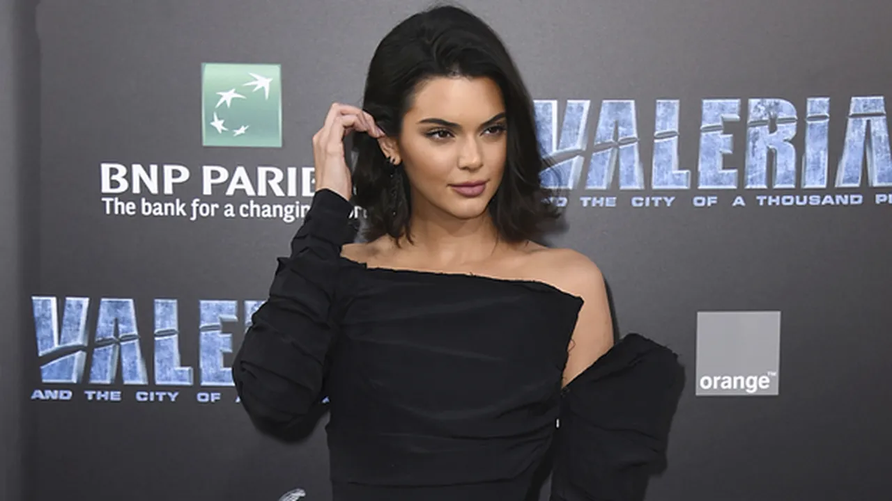 Liburan Romantis ke Meksiko, Kendall Jenner & Ben Simmons Asyik Berduaan