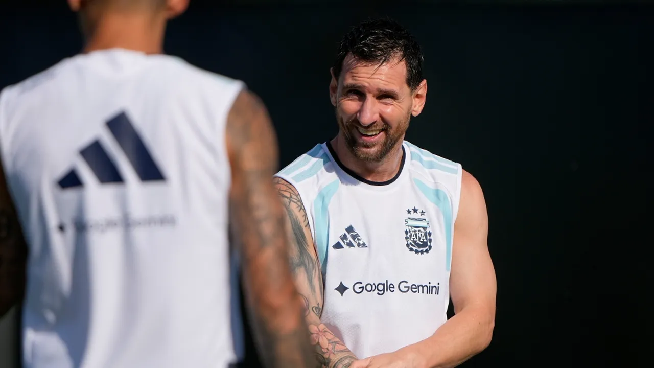 Lionel Messi Ikut Digeledah Ketat di Bandara AS, Reaksinya Santai Malah Bikin Viral!