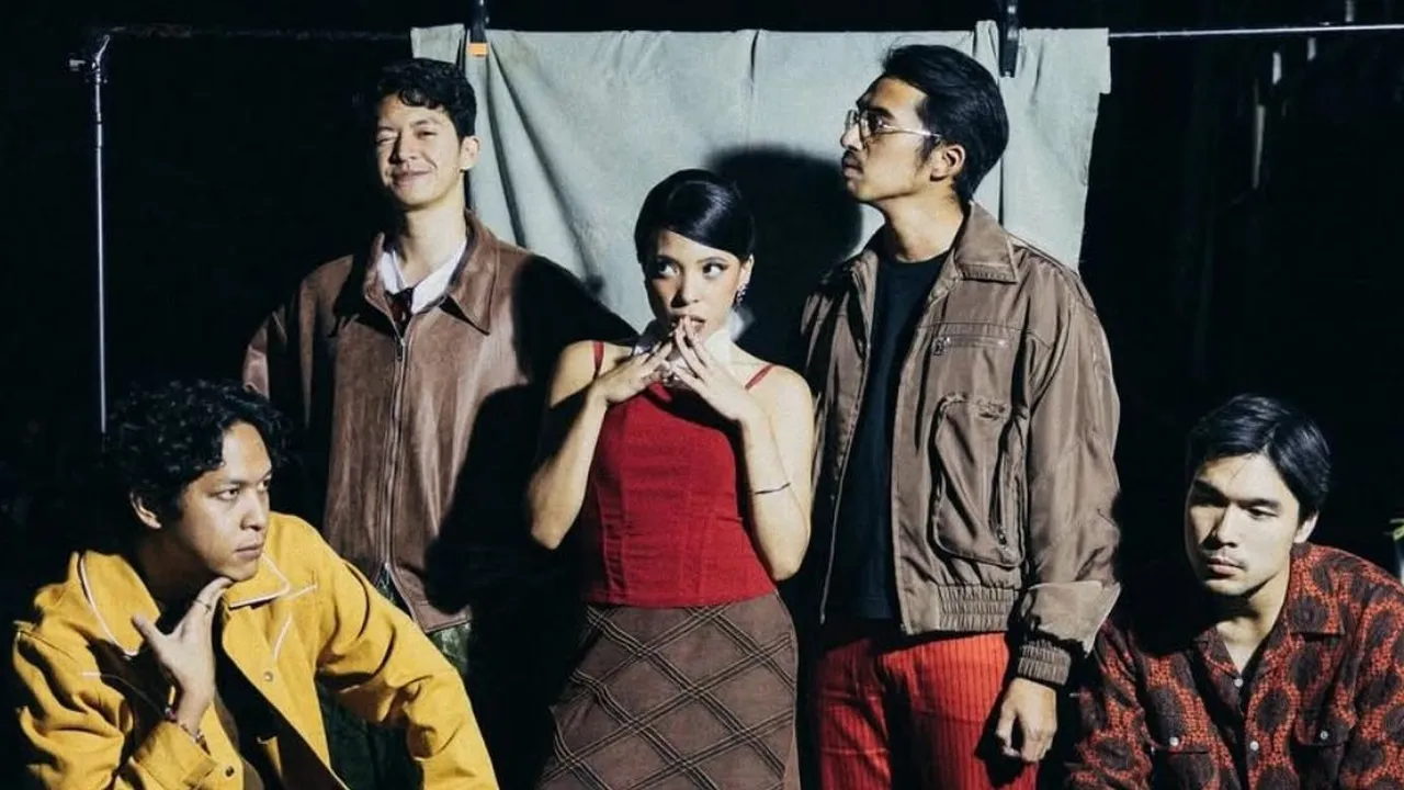 Lirik Lengkap Lagu-Lagu Terpopuler Lomba Sihir, dari Ribuan Memori hingga Nirrlaba