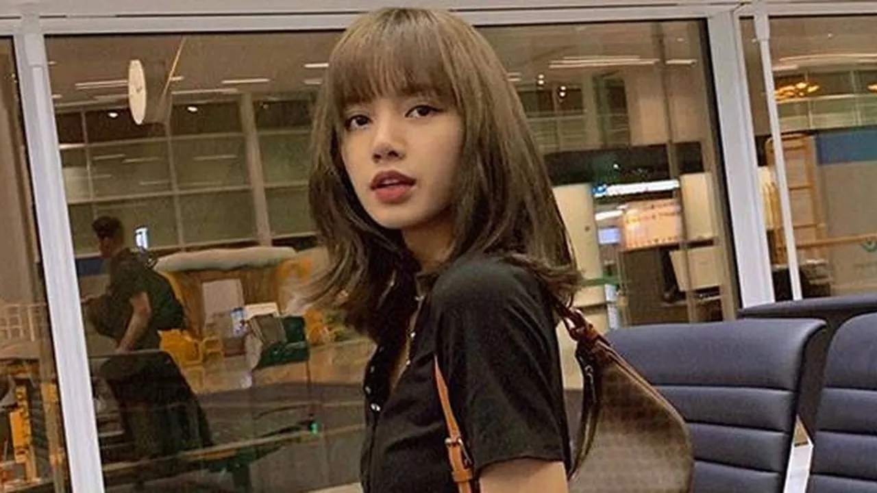 Lisa BLACKPINK Dapat Kritikan Dari Netizen Korea, Kira-Kira Kenapa Ya?