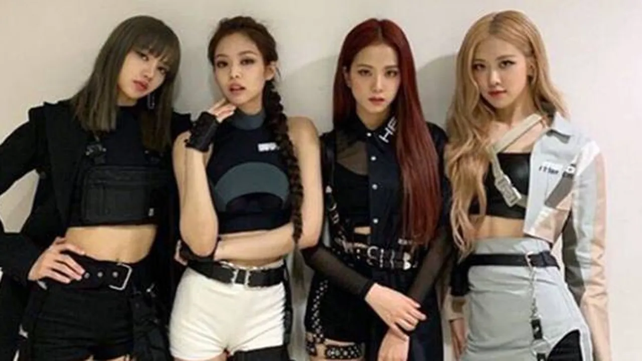 Lisa dan Rose BLACKPINK Menangis, yang Dilakukan Jisoo Bikin Melting