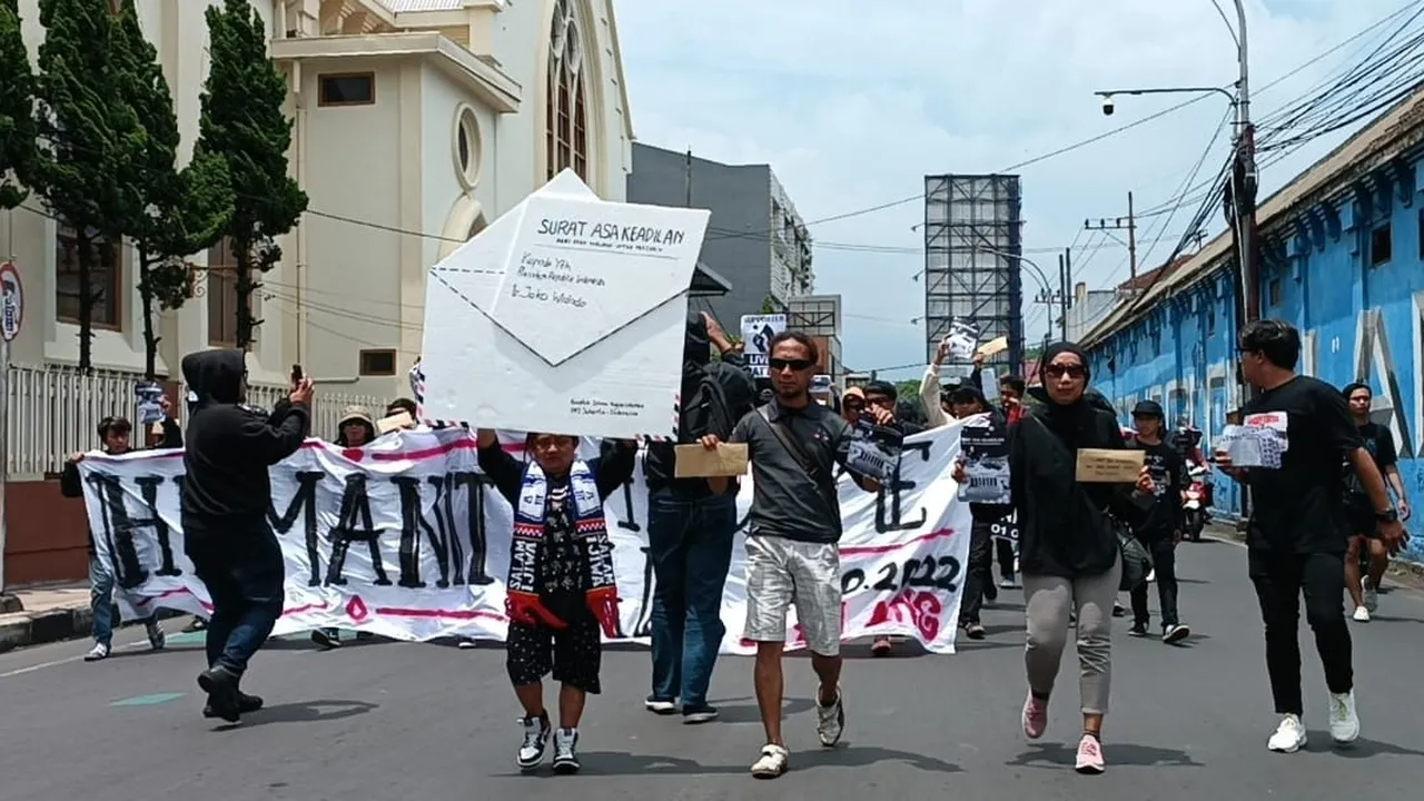 Long march ke Kantor Pos, Aremania Ramai-Ramai Kirim Surat Asa Keadilan ke Presiden