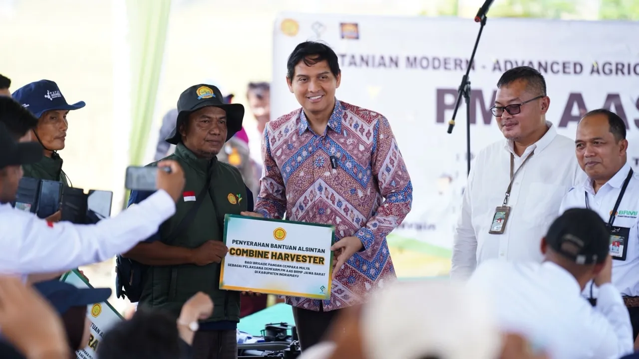 Lucky Hakim Terapkan Program Pertanian Modern, Panen Padi di Indramayu Meroket