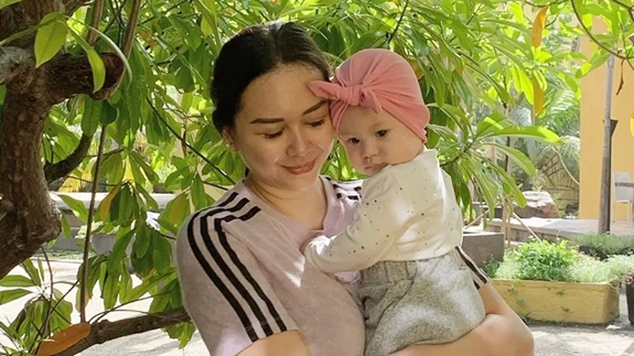 Lucunya Arabella, Anak Aura Kasih yang Ikutan Sahur dan Baca Al Quran Lucunya Arabella, Anak Aura Kasih yang Ikutan Sahur dan Baca Al Quran