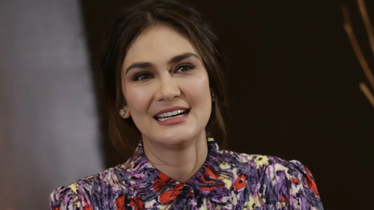 Luna Maya Bakal Datang ke Pernikahan Reino Barack-Syahrini?