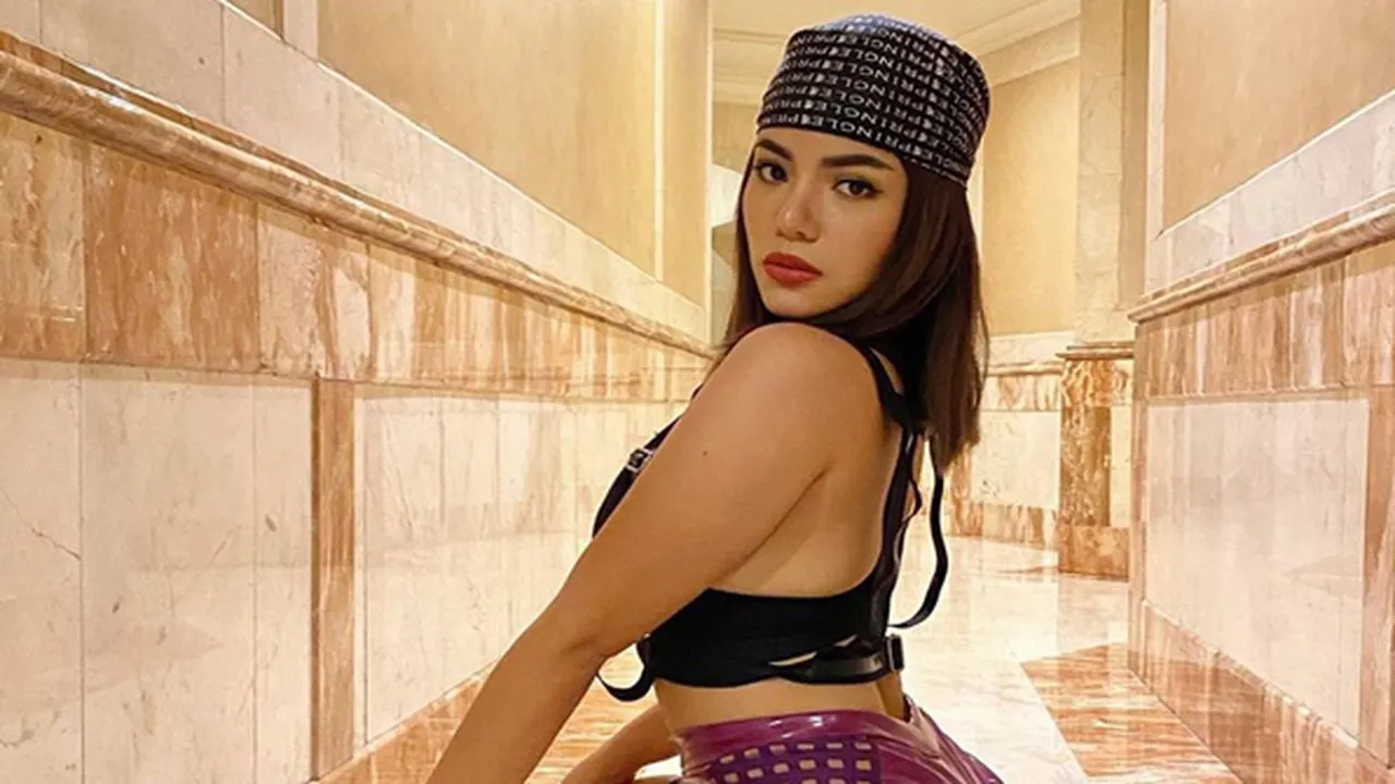Lupa Pakai Celana, Dinar Candy Bikin Netizen Geleng-Geleng Kepala