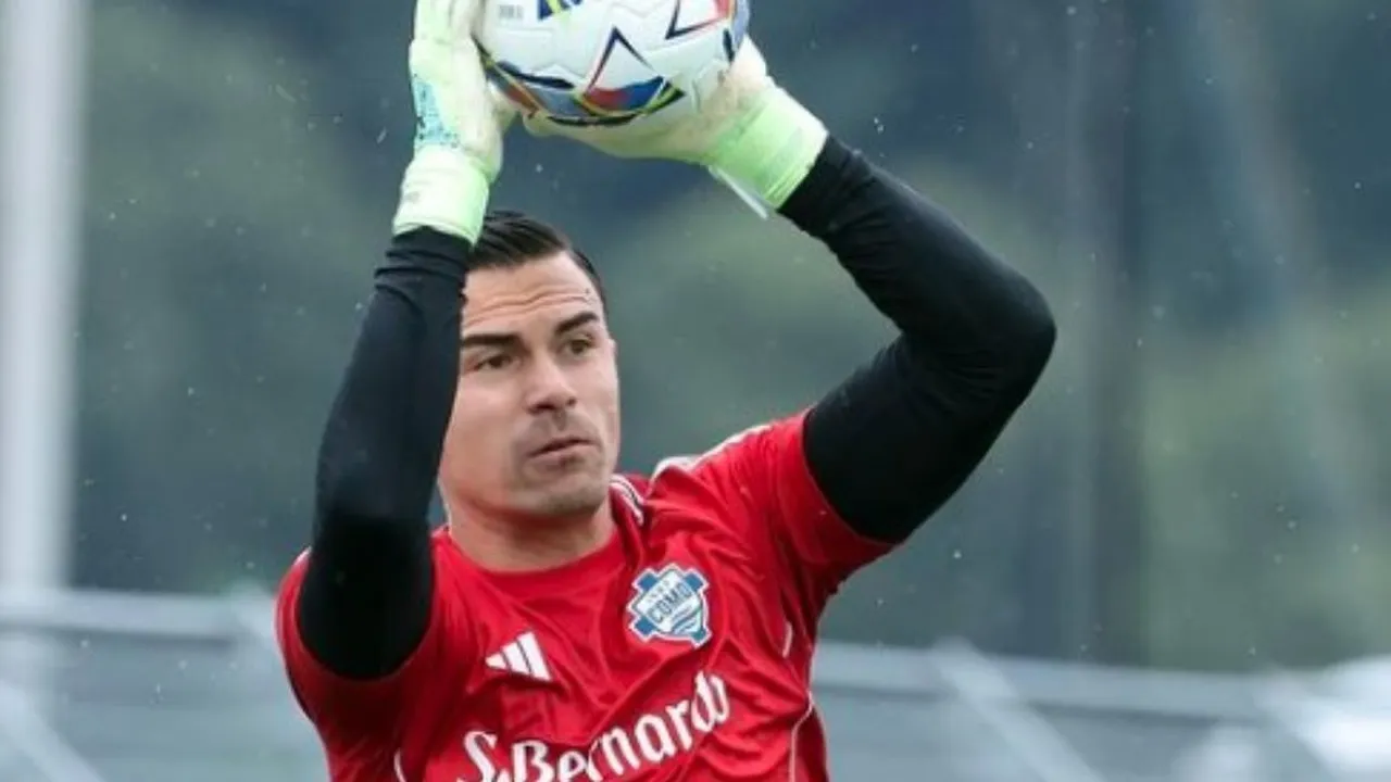 Maarten Paes Siap Sambut Emil Audero Jika Bergabung dengan Timnas Indonesia
