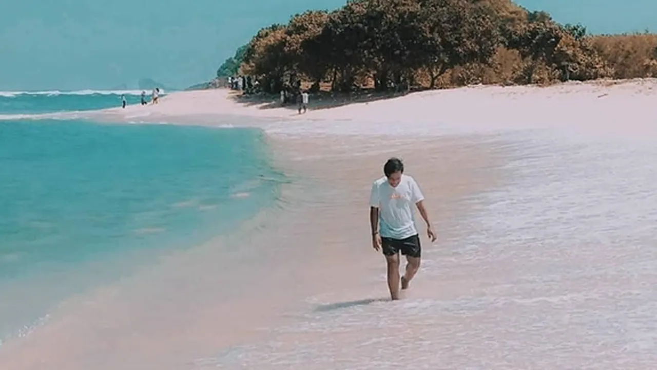 Mahasiswa Universitas Brawijaya Malang Terseret Ombak Pantai Watu Leter