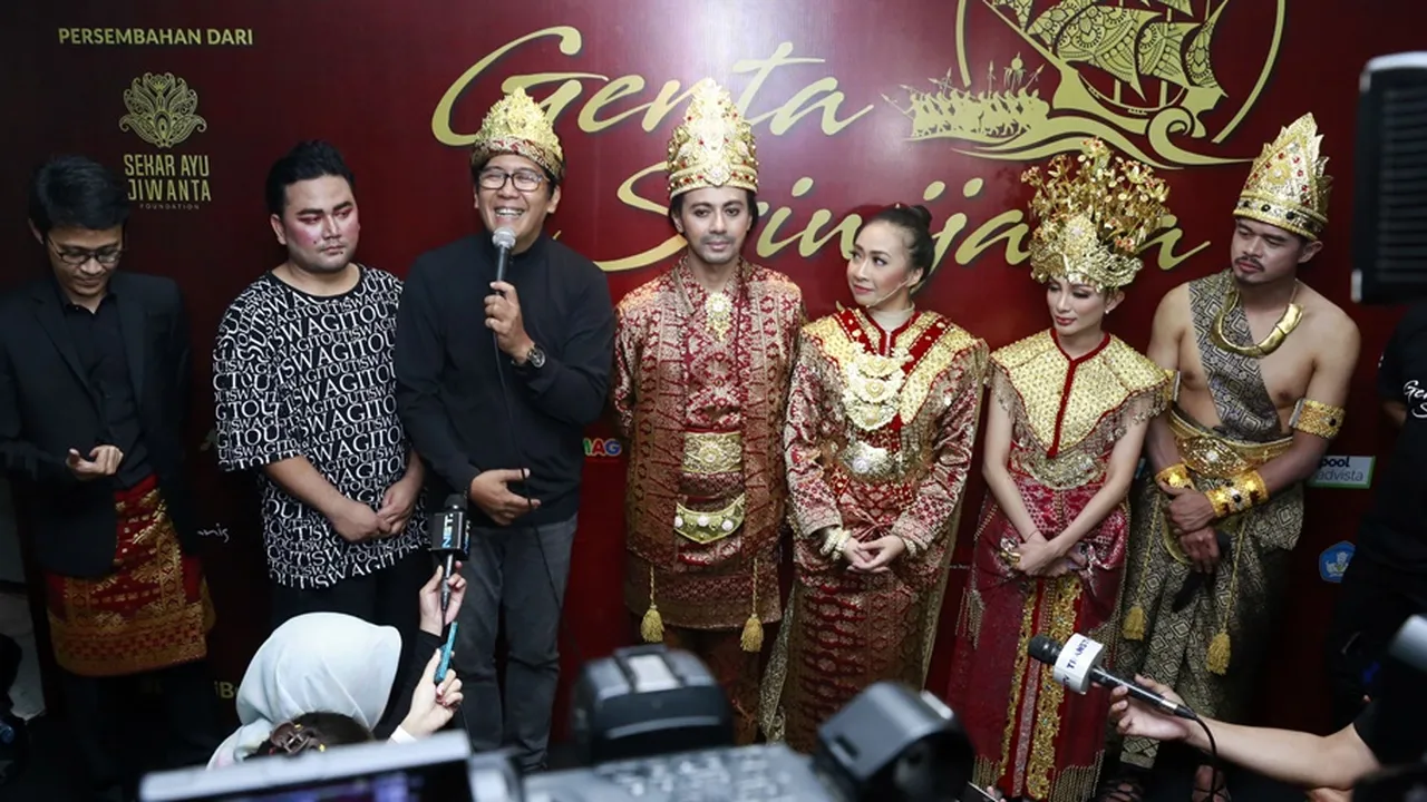 Main Teater, Bambang Pamungkas Mau Banting Setir?