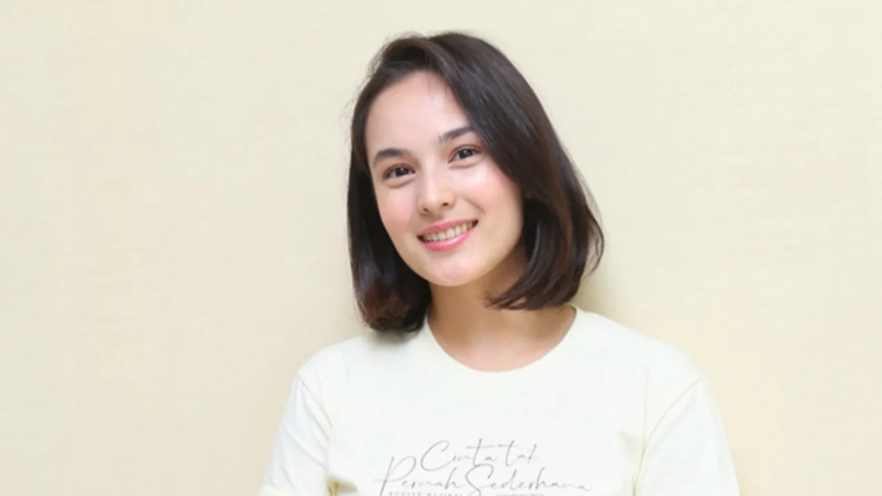 Makan Malam Bareng, Chelsea Islan Pacaran dengan Politisi Muda Rob Clinton?