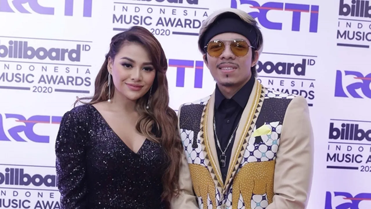 Makin Mesra, Atta Halilintar dan Aurel Hermansyah Minta Doa untuk Hubungan Mereka