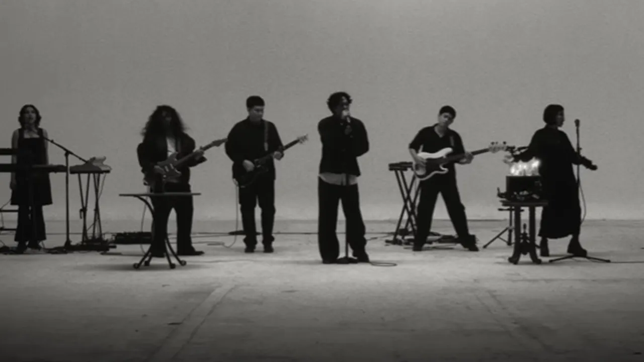 Makna Lagu Everything You Are - Hindia, Pelajaran Cinta Tanpa Syarat