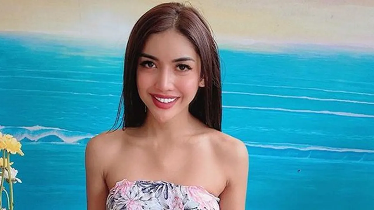 Mandi Bunga di Bathtub, Millen Cyrus Nekat Berpose Telanjang di Hadapan Kamera