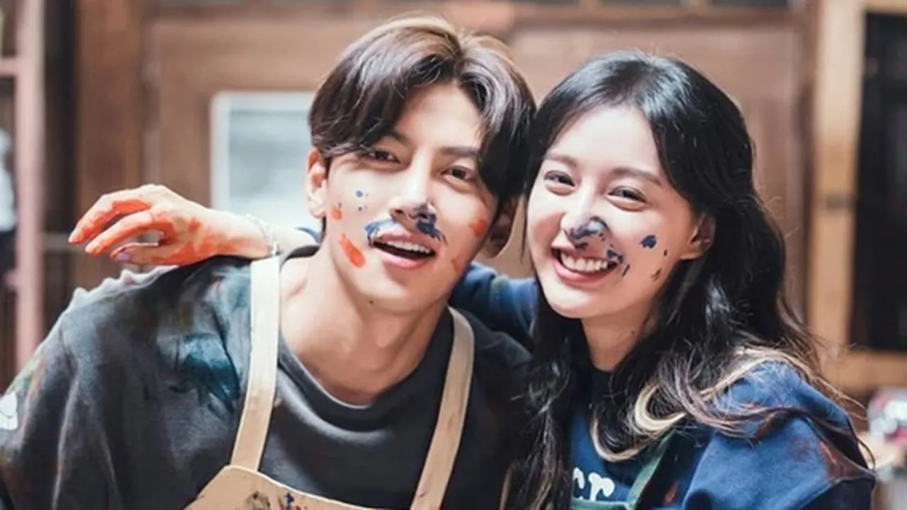 Manisnya Ji Chang Wook dan Kim Ji Won Bermesraan di Still Cut Drama 'CITY COUPLE'S WAY OF LOVE'