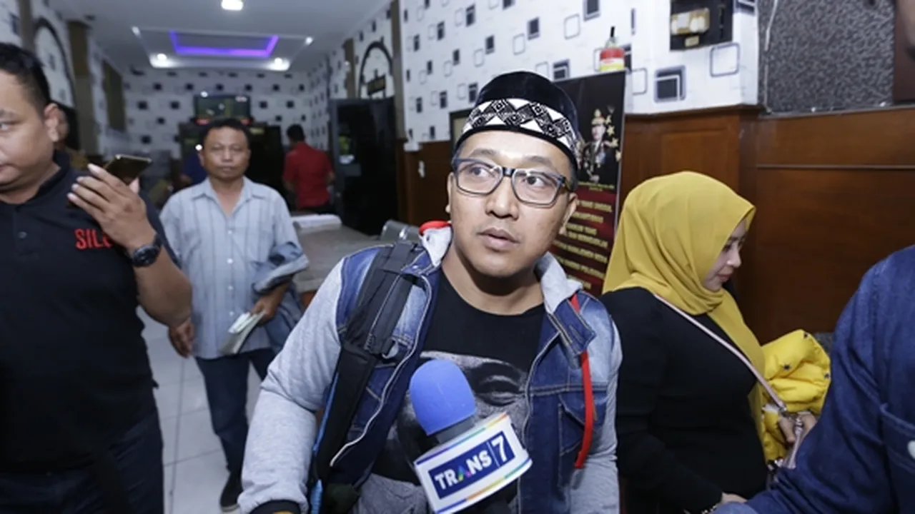 Mantan Asisten Ungkap Perubahan Lina Setelah Menikah dengan Tedy Mantan Asisten Ungkap Perubahan Lina Setelah Menikah dengan Tedy