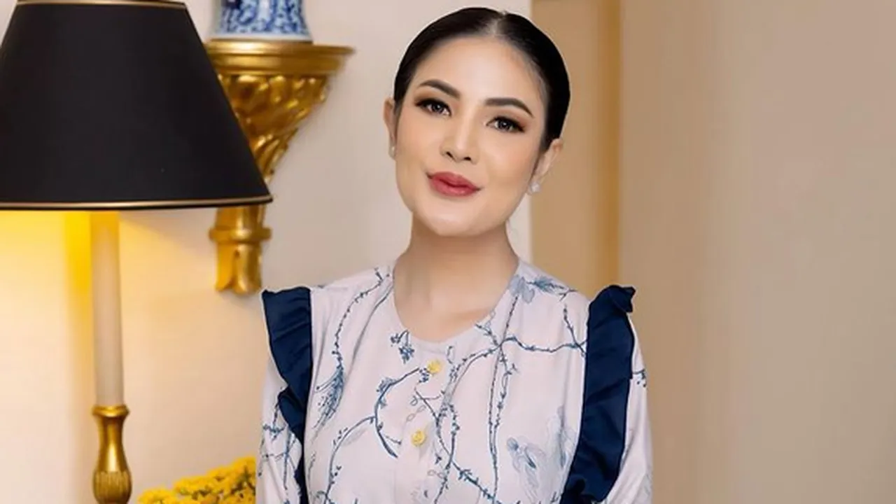 Mantan Sopir Mengaku Tak Tahu Alasan Nindy Ayunda Menyekap Dirinya Mantan Sopir Mengaku Tak Tahu Alasan Nindy Ayunda Menyekap Dirinya