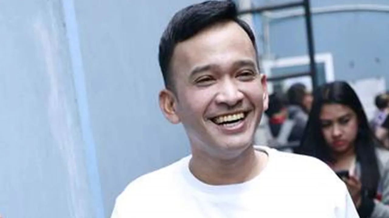 Mantap Jiwa, Ruben Onsu Bagikan Ratusan Ayam Geprek di Panggung LIDA 2019 Mantap Jiwa, Ruben Onsu Bagikan Ratusan Ayam Geprek di Panggung LIDA 2019
