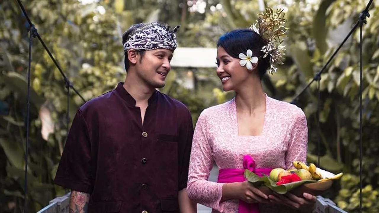 Mantap Menikah, Bunga Jelitha dan Syamsir Alam Rilis Foto Prewedding Mantap Menikah, Bunga Jelitha dan Syamsir Alam Rilis Foto Prewedding