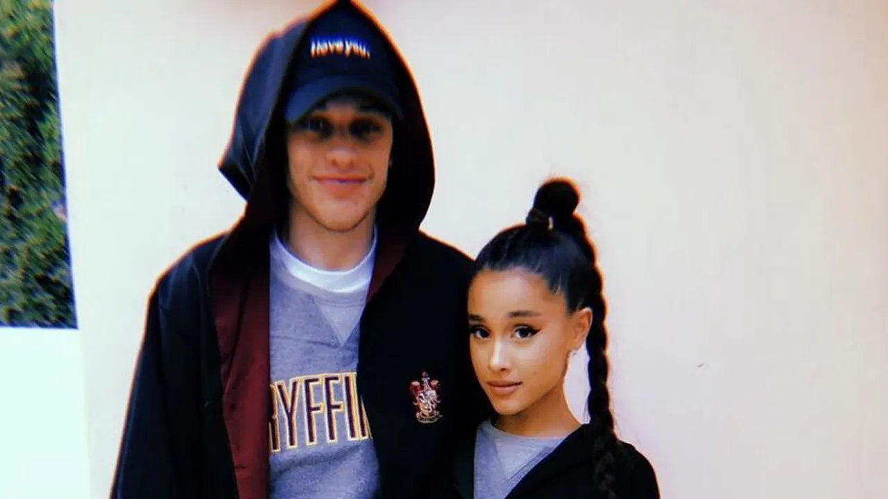 Mantap Putus, Ariana Grande Kembalikan Cincin Berlian 1,5 Miliar Pada Pete Davidson Mantap Putus, Ariana Grande Kembalikan Cincin Berlian 1,5 Miliar Pada Pete Davidson