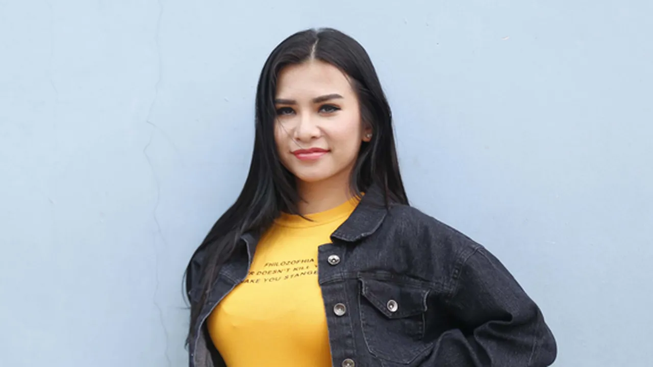 Maria Vania Pernah Diguna-Guna oleh Seorang Cowok Psycho Ketika SMA Maria Vania Pernah Diguna-Guna oleh Seorang Cowok Psycho Ketika SMA