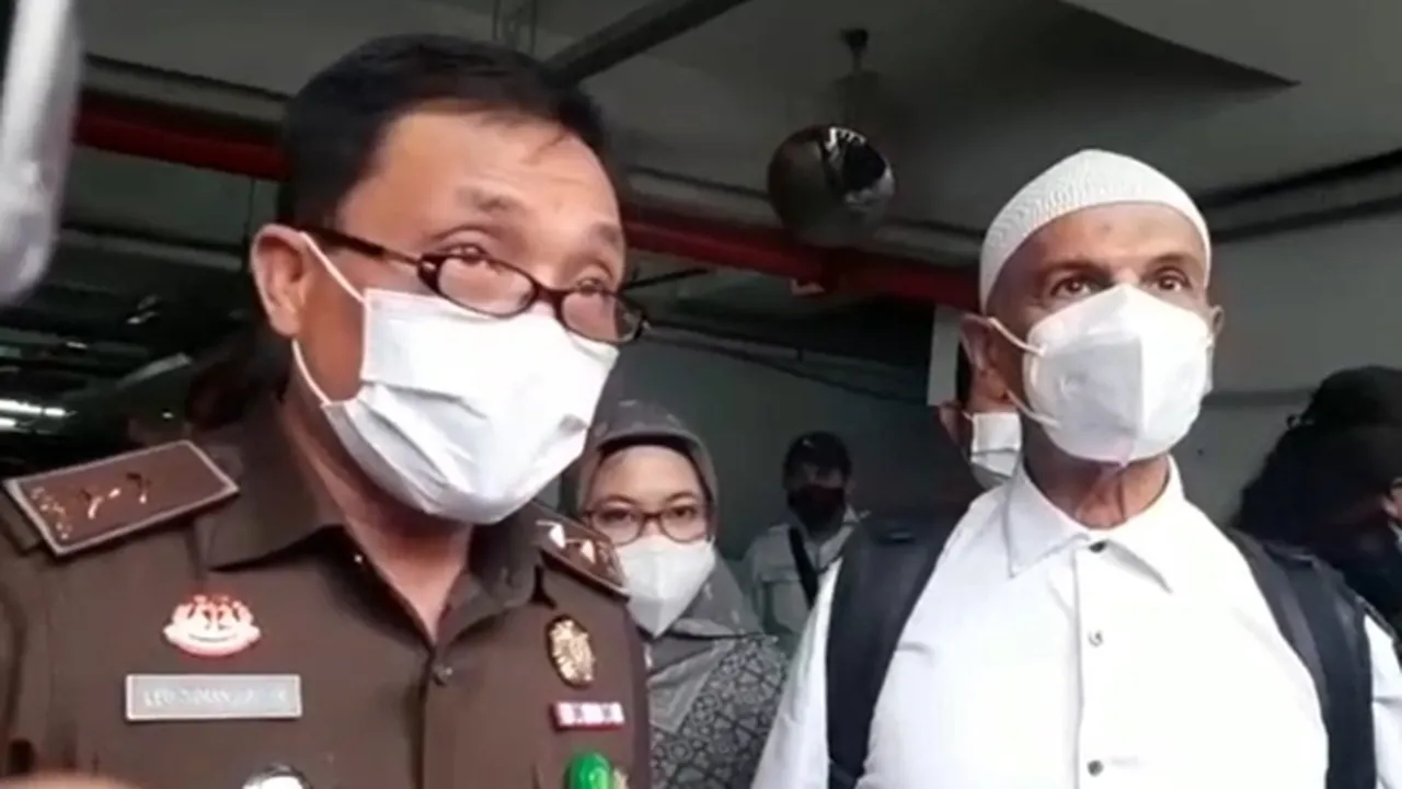 Mark Sungkar Resmi Jadi Tahanan Kota, Zaskia dan Shireen Jadi Penjamin Mark Sungkar Resmi Jadi Tahanan Kota, Zaskia dan Shireen Jadi Penjamin