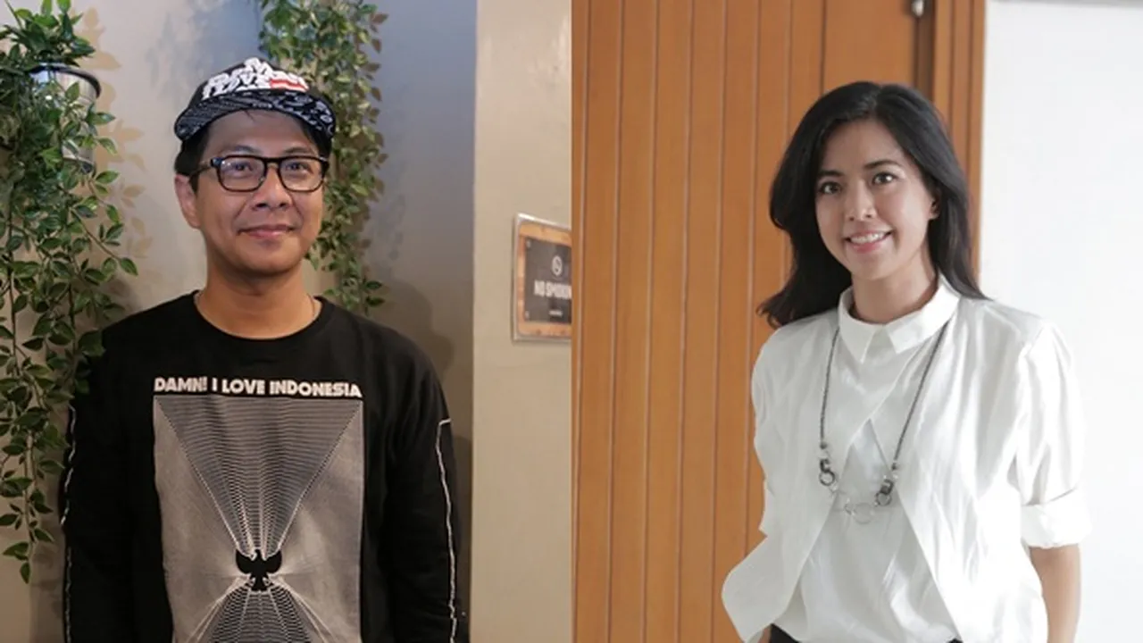 Masih Proses Cerai, Delon dan Yeslin Wang Asyik Jalan Bareng