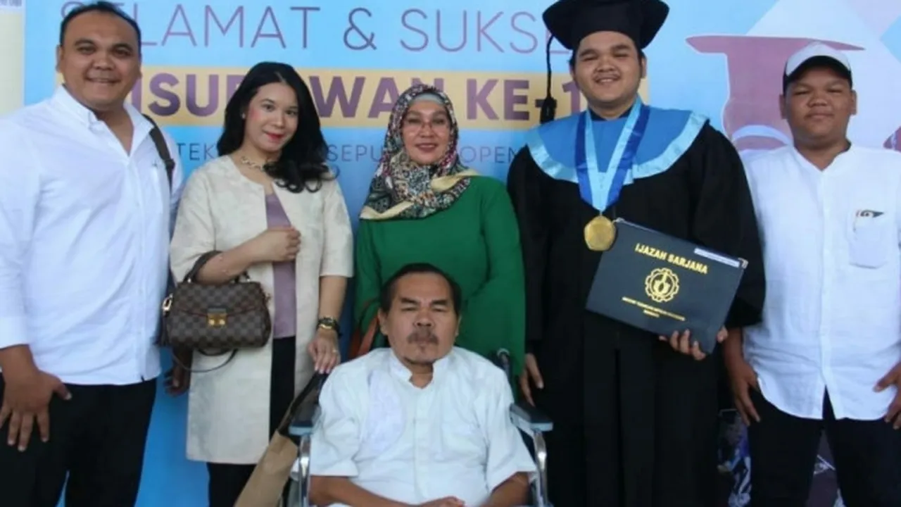 Mat Solar Terkena Stroke, Ini Harapan Kawan-Kawan Aktor Bajaj Bajuri