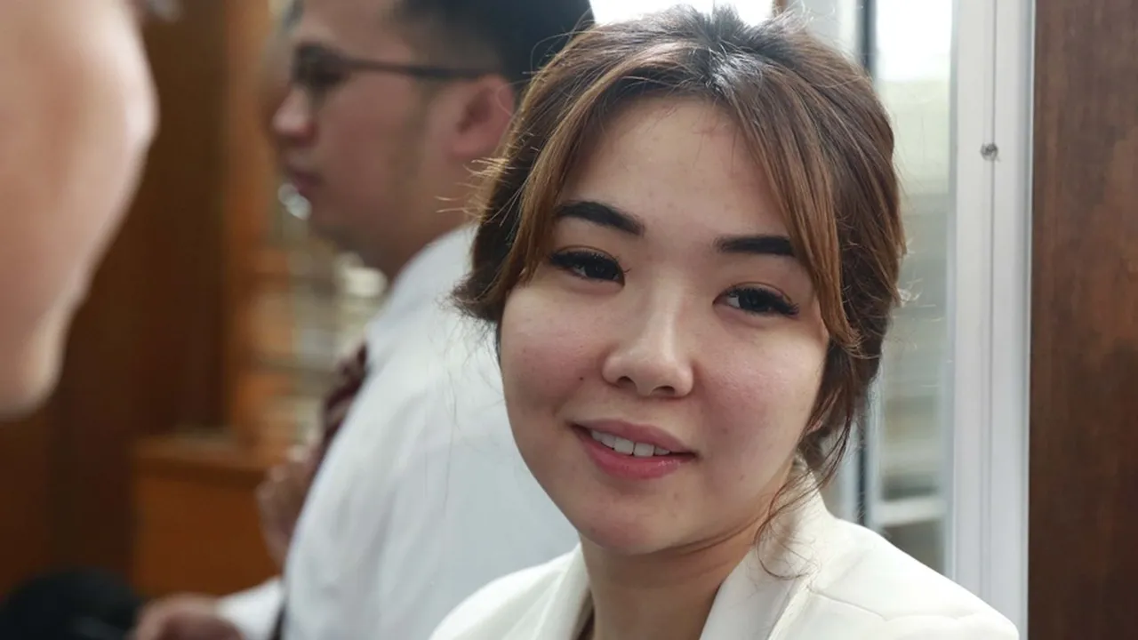 Mata Sembab, Gisella Anastasia Nangis Pasca Hadiri Sidang Kedua