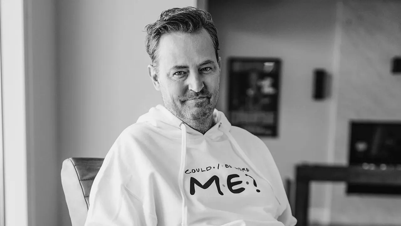 Matthew Perry Bintang Sitkom 'FRIENDS' Meninggal Dunia, Diduga Tenggelam di Jacuzzi Matthew Perry Bintang Sitkom 'FRIENDS' Meninggal Dunia, Diduga Tenggelam di Jacuzzi