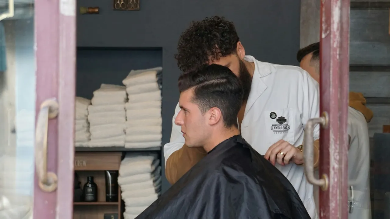 Mau Tampil Lebih Fresh Terkeren? Intip 5 Potongan Rambut Buzz Cut dengan Gaya Modern dan Rapi Terbaru