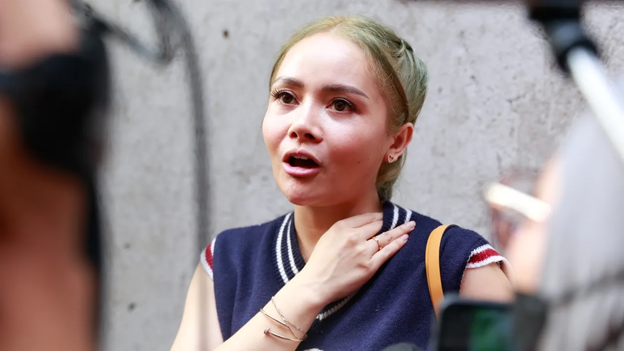 Mawar AFI Ngaku Sudah Dilamar Duda Beranak Satu tapi Masih Rahasiakan Sosok Sang Kekasih Mawar AFI Ngaku Sudah Dilamar Duda Beranak Satu tapi Masih Rahasiakan Sosok Sang Kekasih