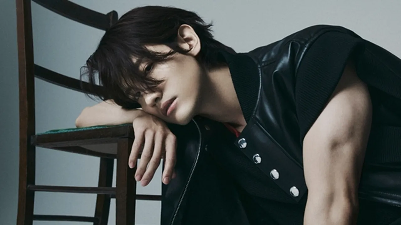 MAX CHANGMIN TVXQ! Pamerkan Visualnya yang Awet Muda dalam Majalah Fashion Vogue Korea MAX CHANGMIN TVXQ! Pamerkan Visualnya yang Awet Muda dalam Majalah Fashion Vogue Korea