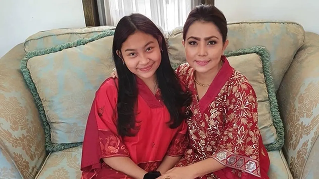 Mayangsari Pamer Foto Bareng Putrinya, Khirani Trihatmodjo Makin Cantik & Bening Mayangsari Pamer Foto Bareng Putrinya, Khirani Trihatmodjo Makin Cantik & Bening