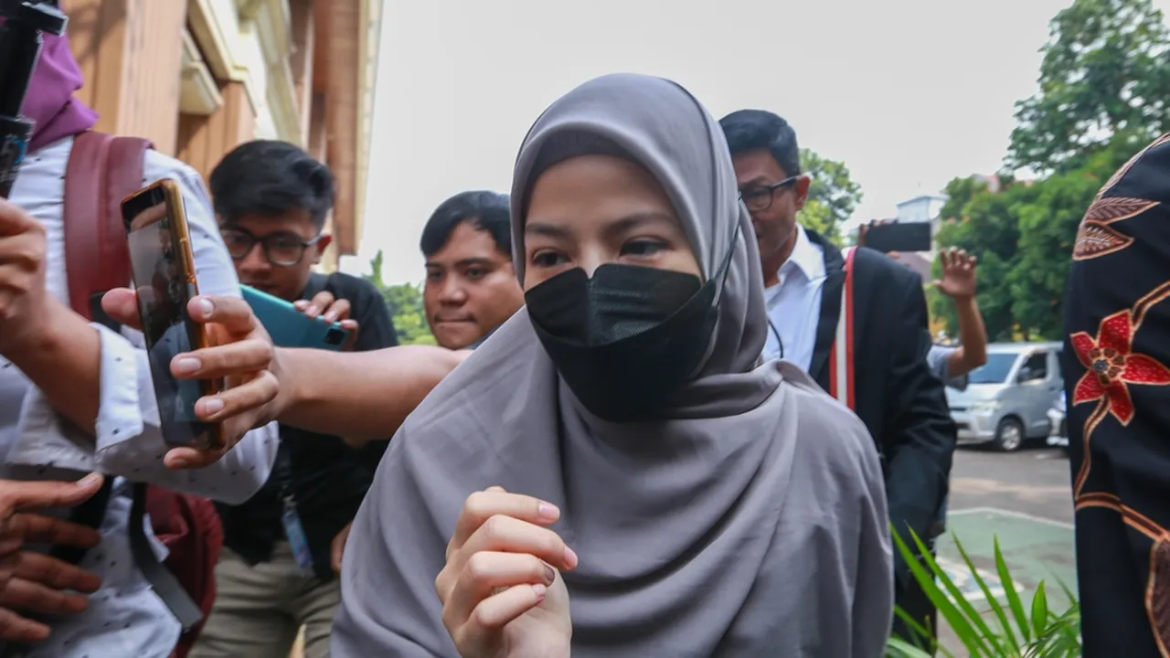 Mediasi Gagal, Proses Cerai Desta dan Natasha Rizky Berlanjut di Pengadilan Agama