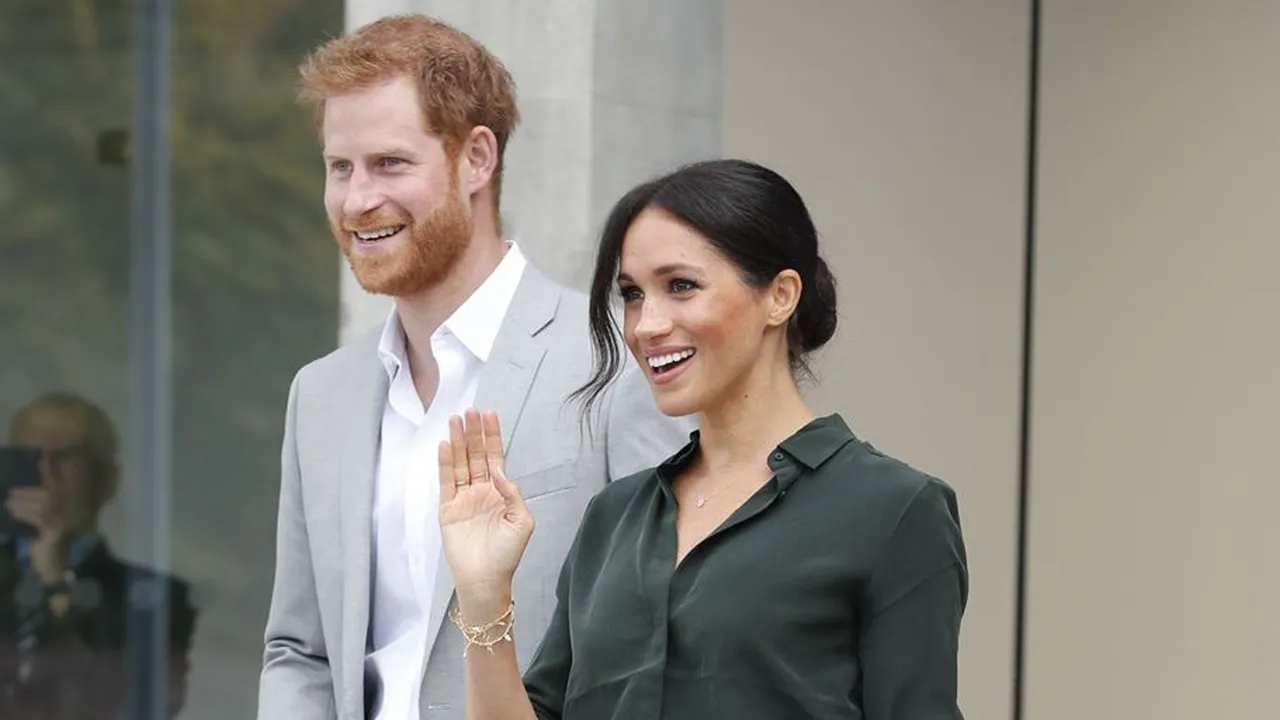 Meghan Markle Memanggang Kue Satu Ini Saat Kunjungan ke Australia