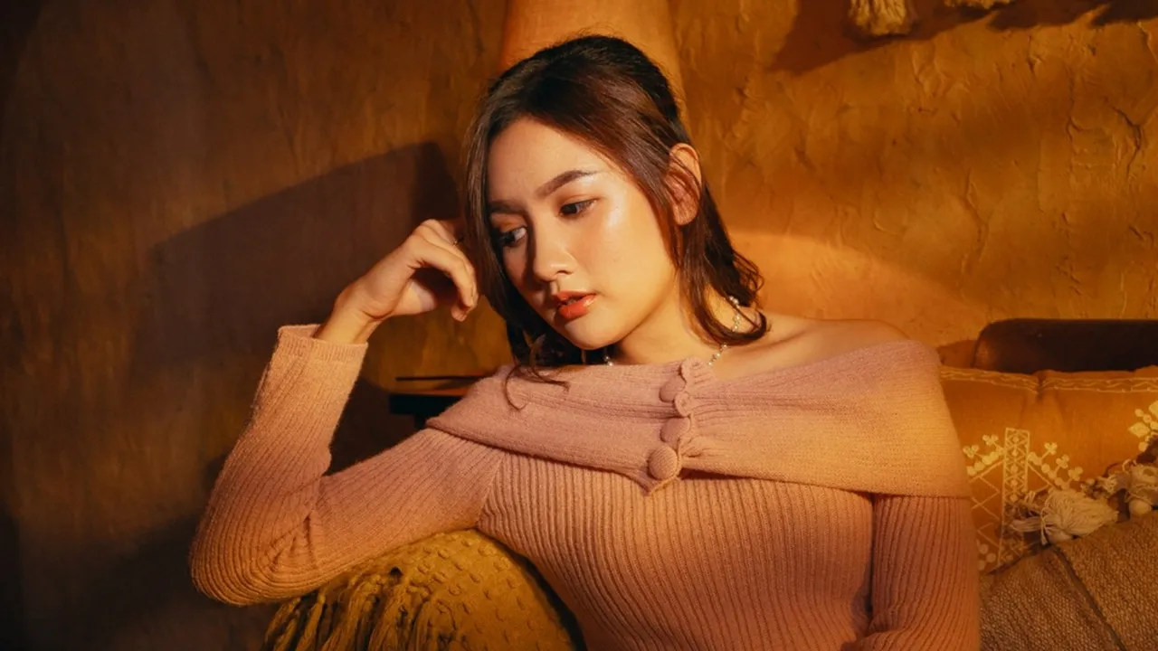 Meiska Ajak Pendengar Cintai Diri Sendiri Lewat Album Perdananya 'Hanya Figuran' Meiska Ajak Pendengar Cintai Diri Sendiri Lewat Album Perdananya 'Hanya Figuran'