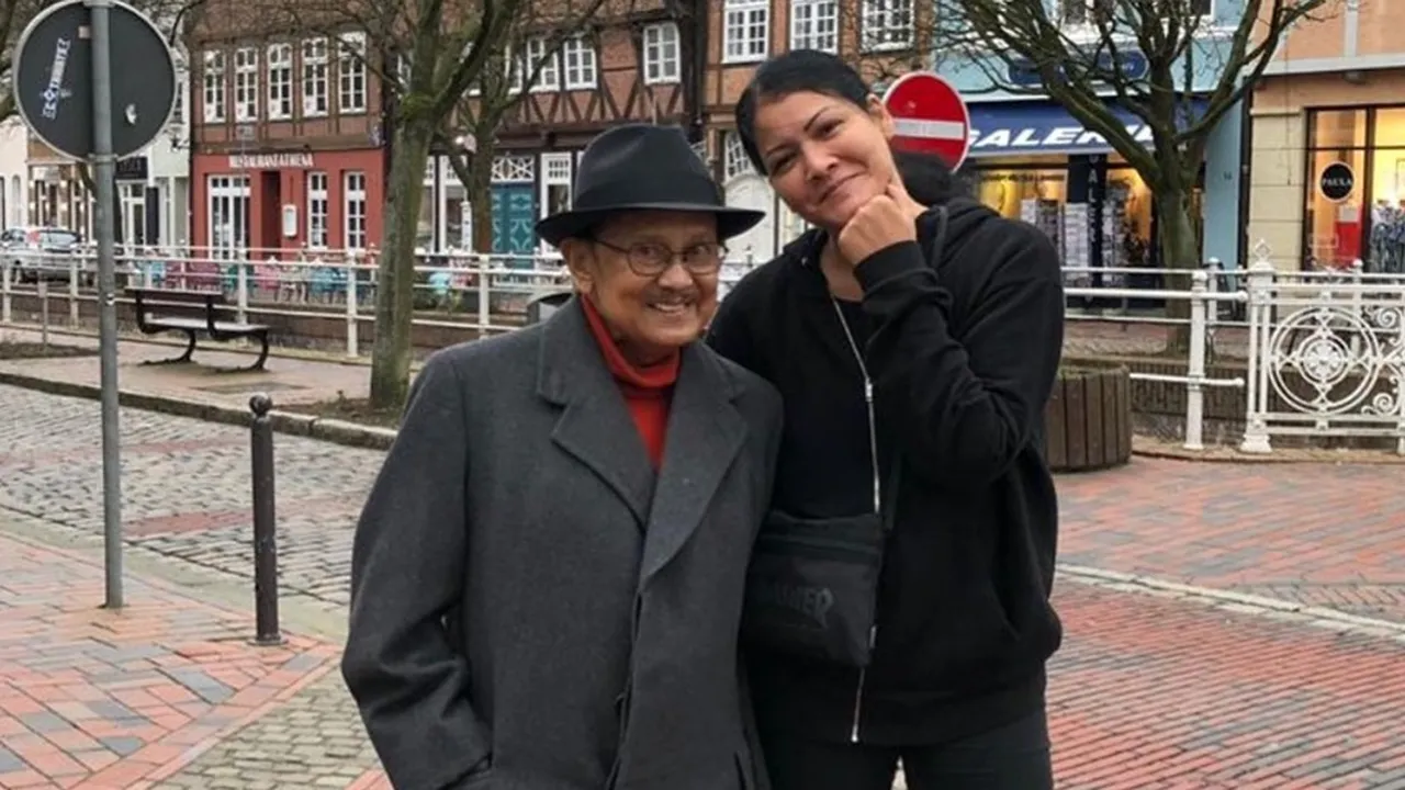 Melanie Subono Benarkan Kabar BJ Habibie Meninggal Dunia